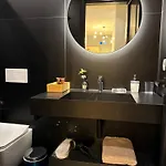 Positive Vibe Luxury With Gated Parking Apartman Vlora