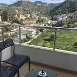 Positive Vibe Luxury With Gated Parking Apartman