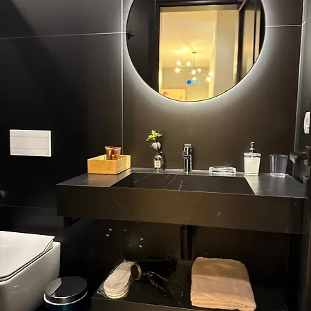Positive Vibe Luxury With Gated Parking Appartamento Vlorë